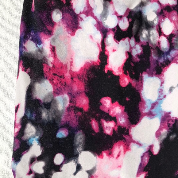 H&M women’s sports multiple color leggings. - Picture 5 of 6